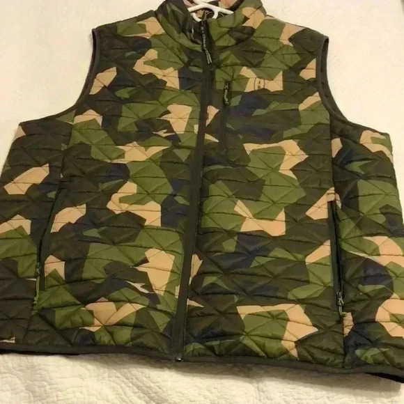 Bass Outdoor XX-large camo vest - Picture 1 of 11